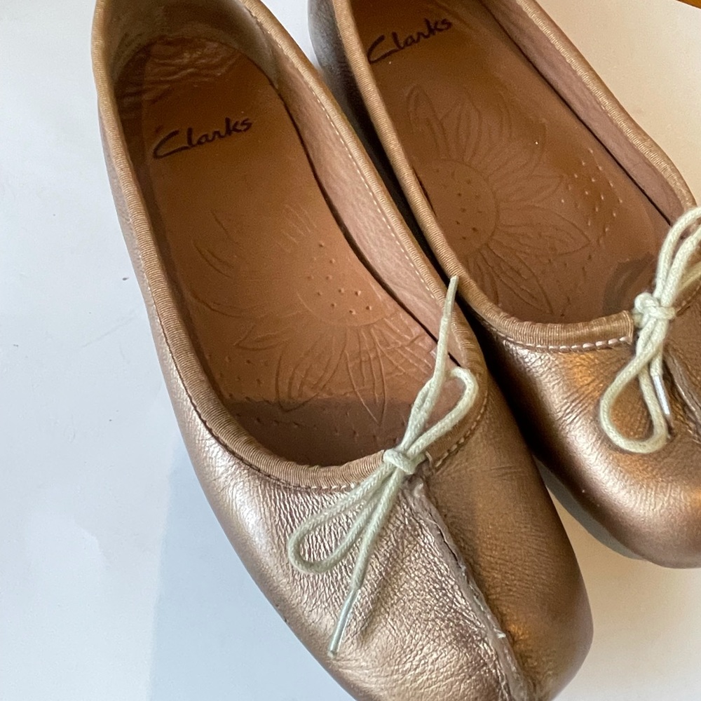 Clarks bronze metallic leather slip on ballerina flats SZ 7